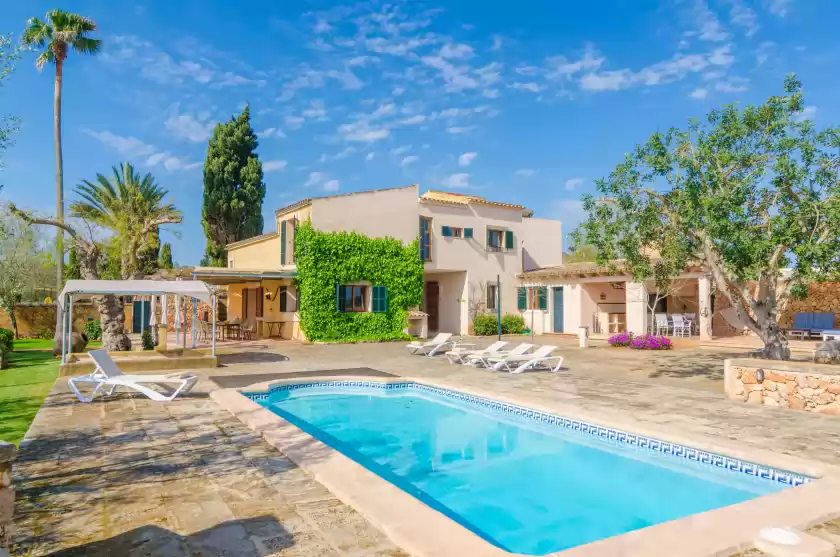 Holiday rentals in Son artigues