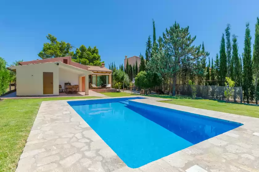 Holiday rentals in Sa pista, Lloseta