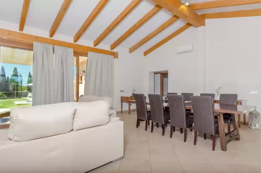 Holiday rentals in Sa pista, Lloseta