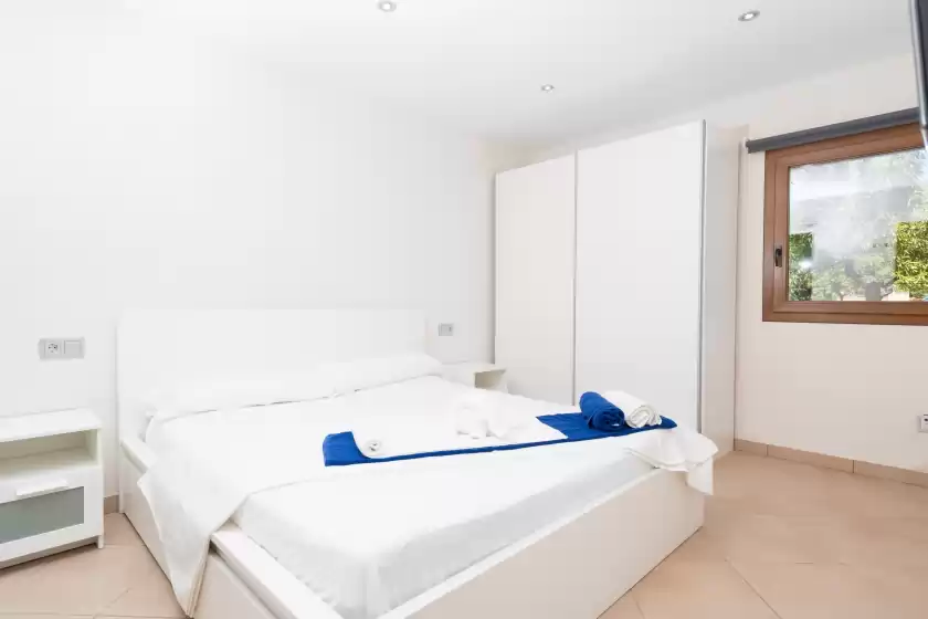 Holiday rentals in Sa pista, Lloseta