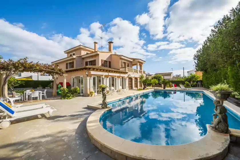 Holiday rentals in Can pou, Cala Millor