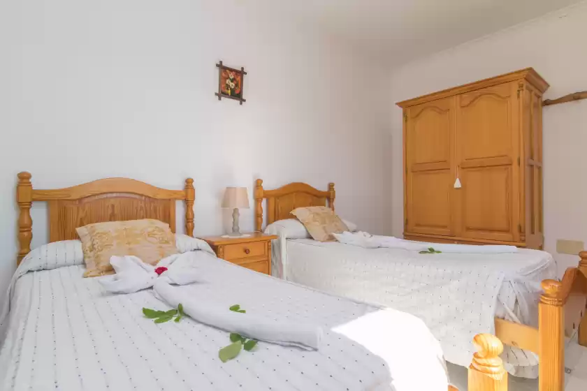 Holiday rentals in Ca na sota, Inca