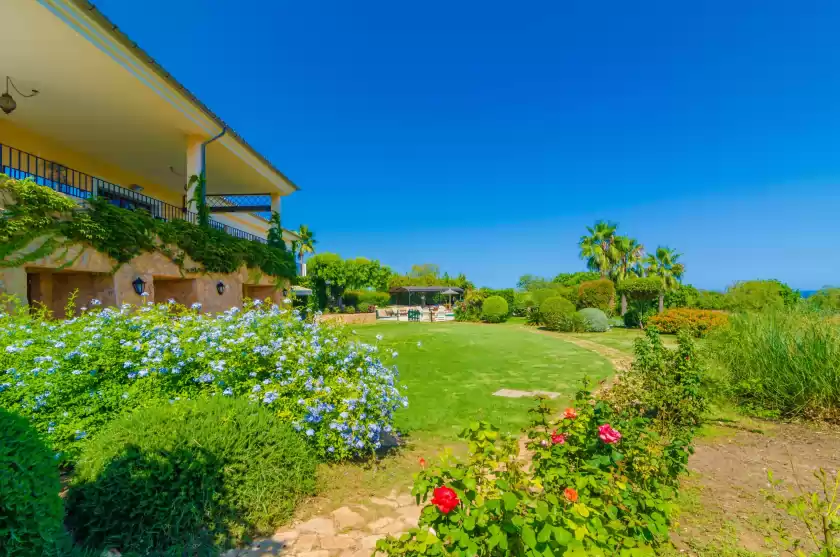 Holiday rentals in Golf dor, s'Horta