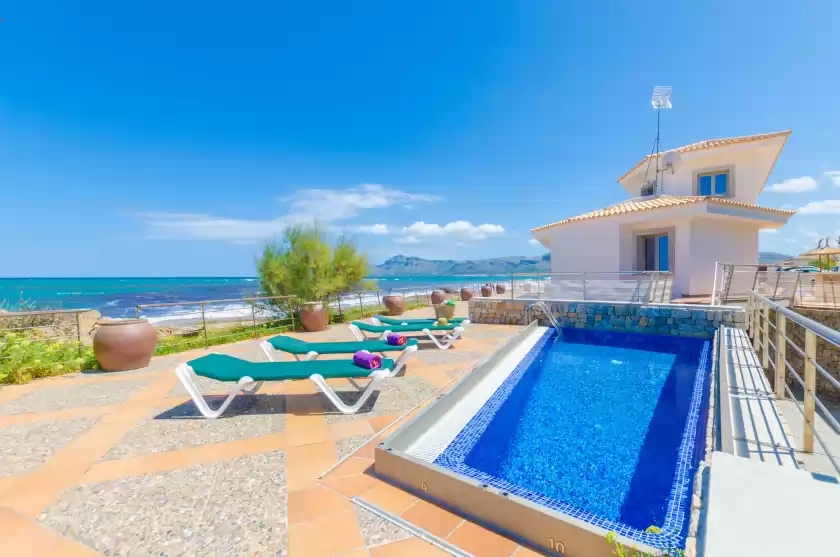 Holiday rentals in Serra nova