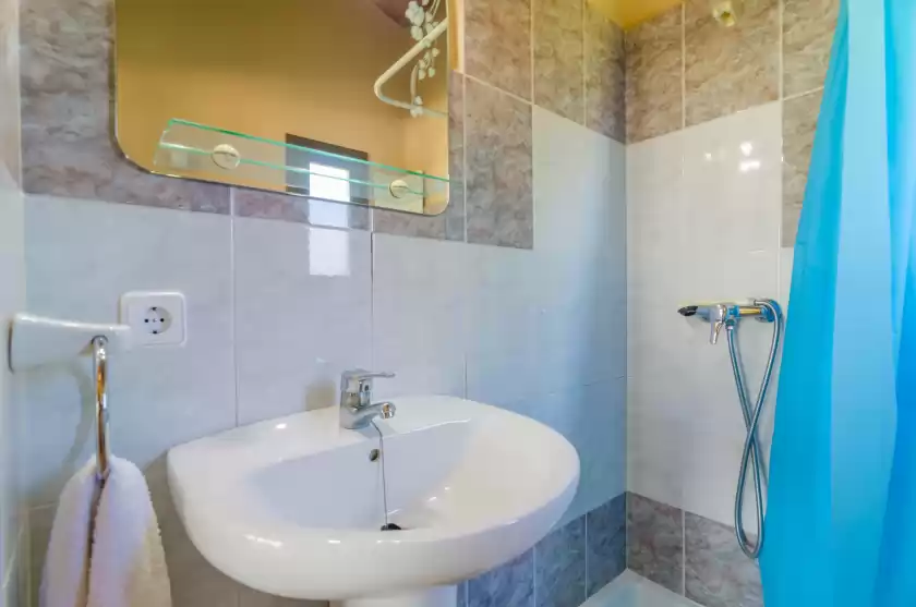 Holiday rentals in Can nadal (finca can nadal), Campos