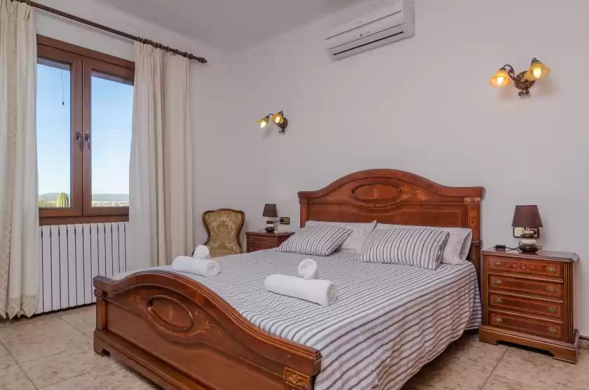 Holiday rentals in Can nadal (finca can nadal), Campos