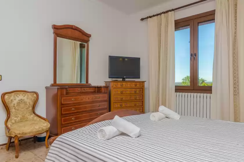 Holiday rentals in Can nadal (finca can nadal), Campos