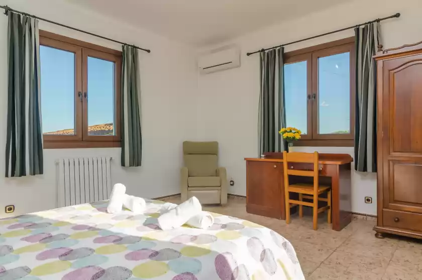 Holiday rentals in Can nadal (finca can nadal), Campos