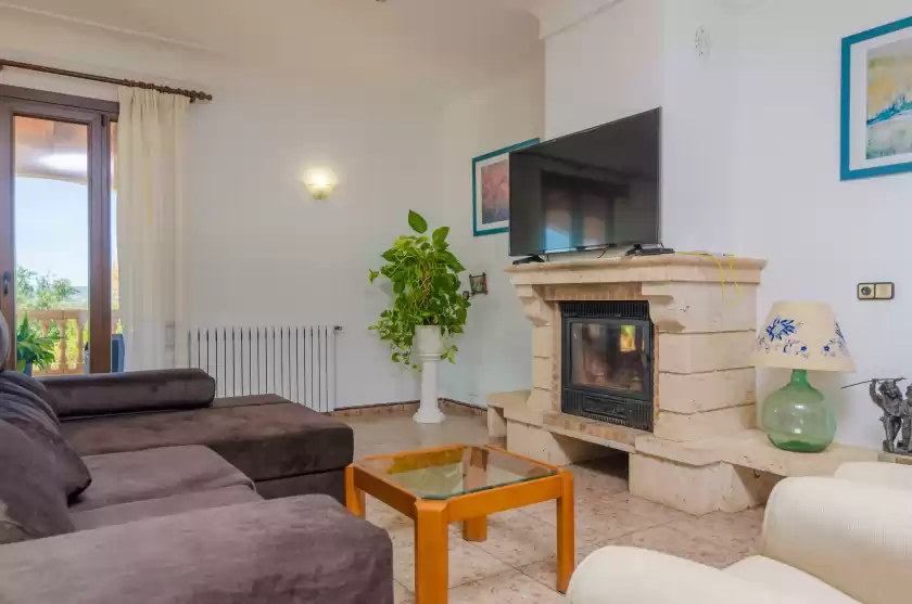 Holiday rentals in Can nadal (finca can nadal), Campos