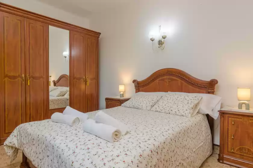 Holiday rentals in Can nadal (finca can nadal), Campos