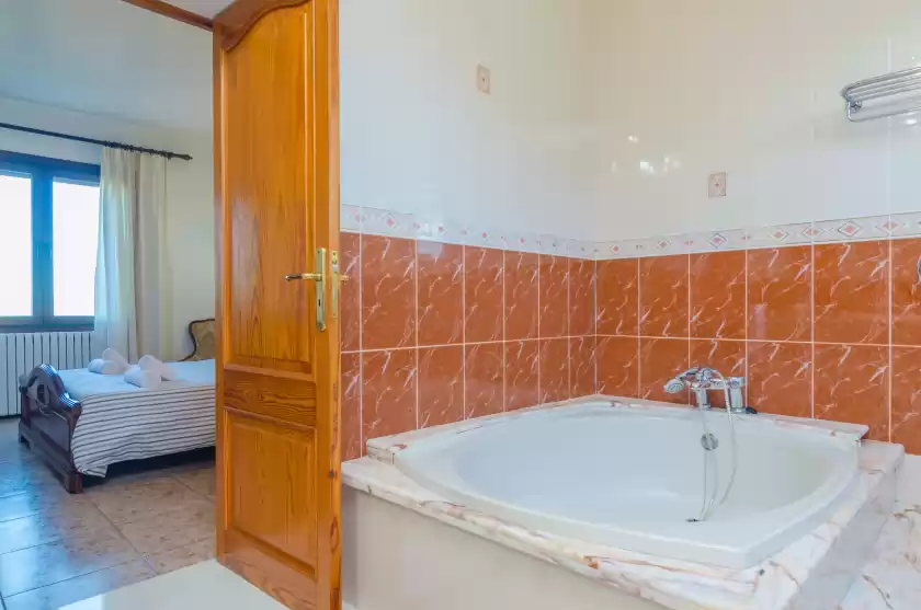 Holiday rentals in Can nadal (finca can nadal), Campos