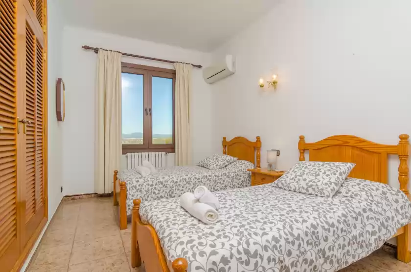 Holiday rentals in Can nadal (finca can nadal), Campos