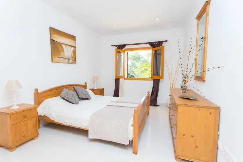 Holiday rentals in Binitaref, Sineu