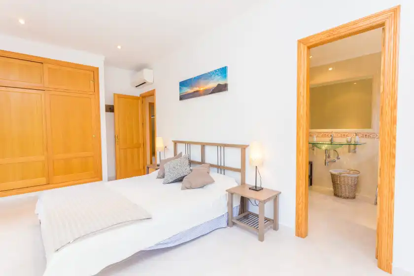 Holiday rentals in Binitaref, Sineu