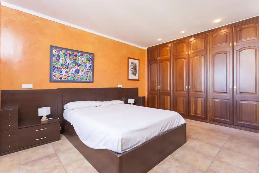 Holiday rentals in Casa luna, Urbanització Sant Pere