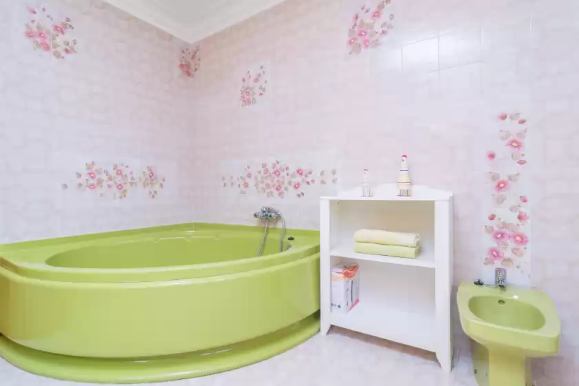 Holiday rentals in Torre del mar, Portopetro