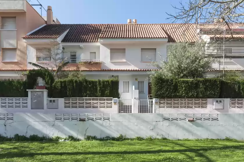 Holiday rentals in Suspiro, Grau i Platja