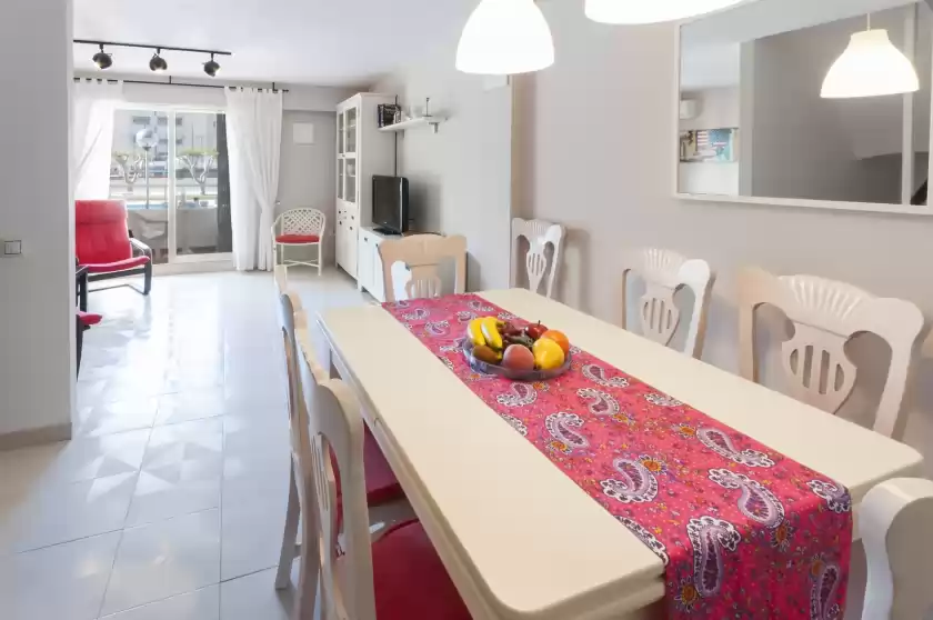 Holiday rentals in Suspiro, Grau i Platja