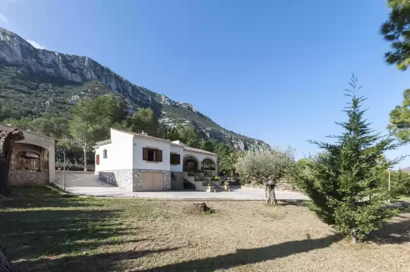 Holiday rentals in Bohemia, Barx
