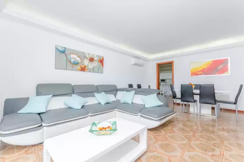 Holiday rentals in Can rosito, s'Illot-Cala Morlanda
