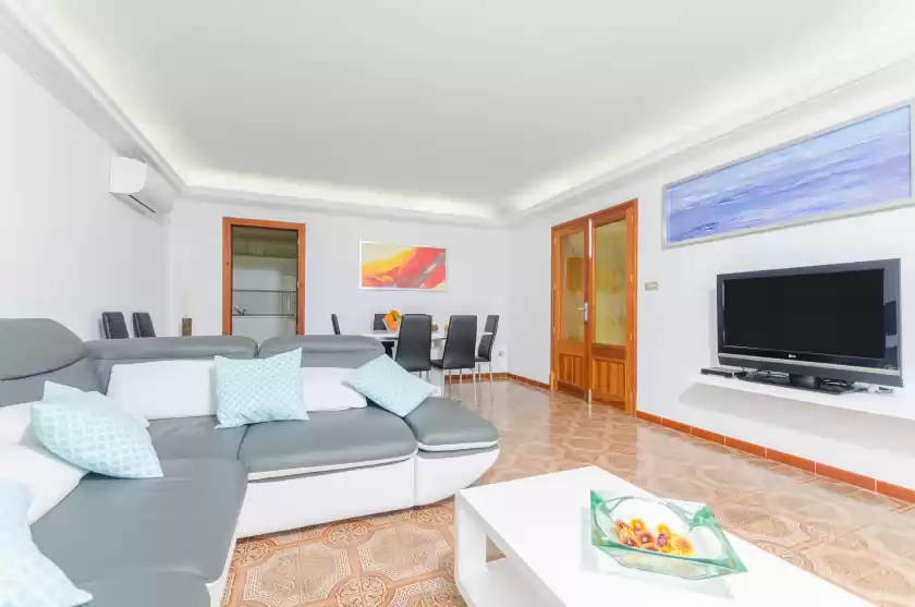 Holiday rentals in Can rosito, s'Illot-Cala Morlanda