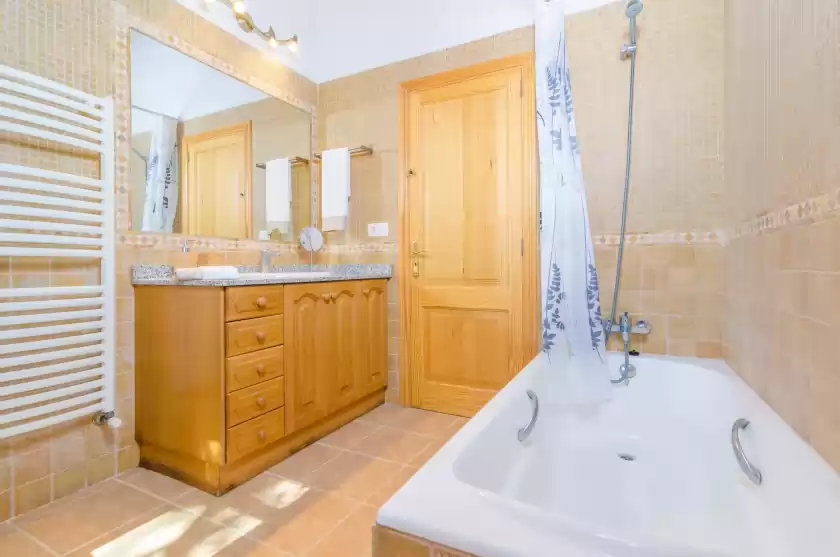 Holiday rentals in Casa naranjos, Manacor