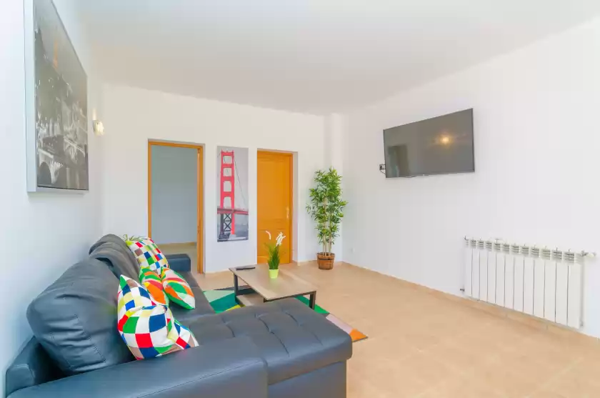 Holiday rentals in Casa naranjos, Manacor