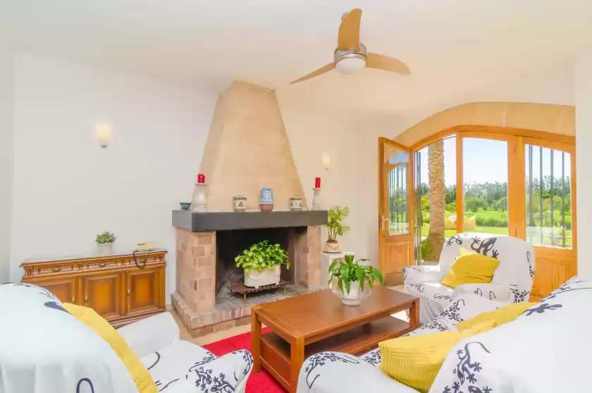 Holiday rentals in Casa naranjos, Manacor