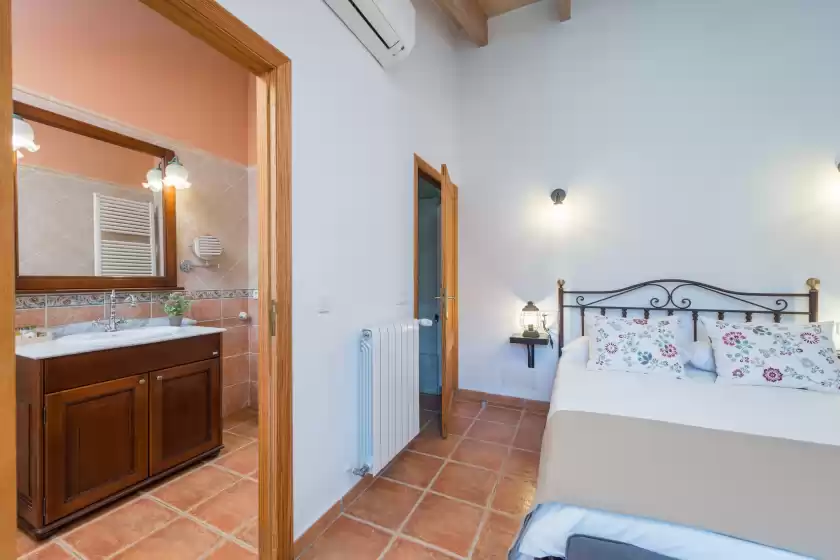 Holiday rentals in Sa parellada - gold, Moscari