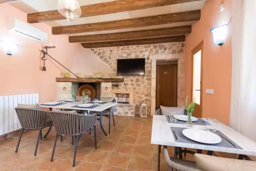 Holiday rentals in Sa parellada - gold, Moscari