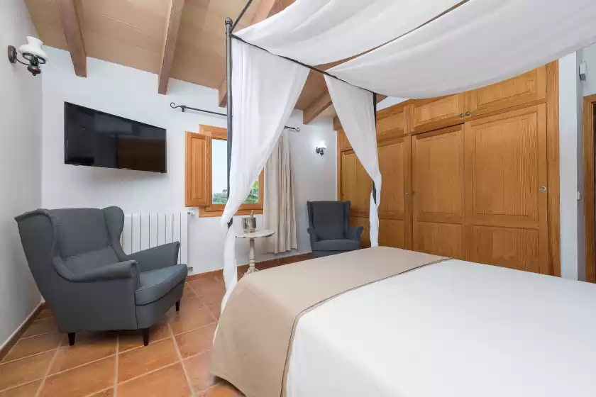 Holiday rentals in Sa parellada - deluxe, Moscari