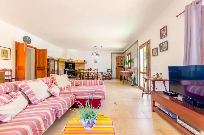 Holiday rentals in Ca na margalida (villa campanet), Campanet