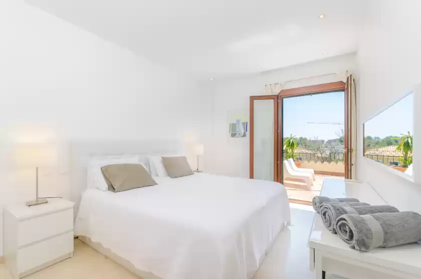 Holiday rentals in Villa arabella, sa Vileta