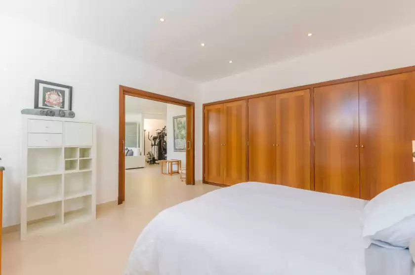 Holiday rentals in Villa arabella, sa Vileta