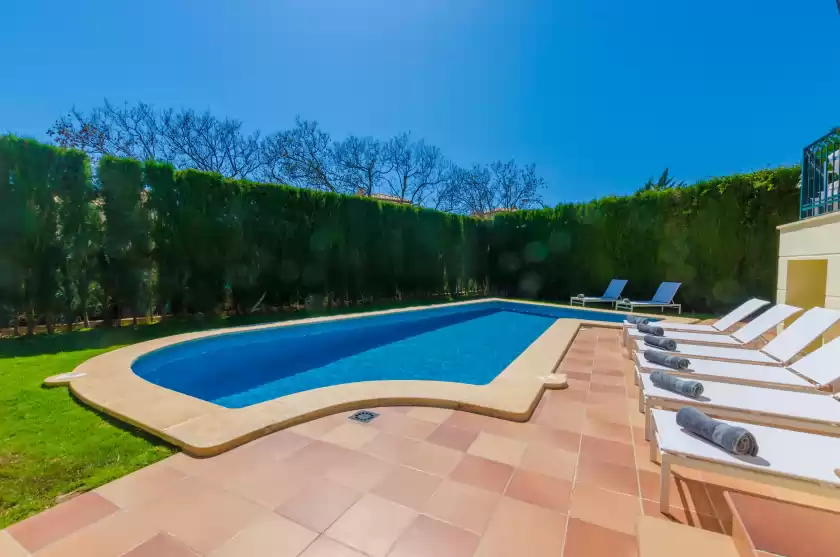 Holiday rentals in Villa arabella, sa Vileta