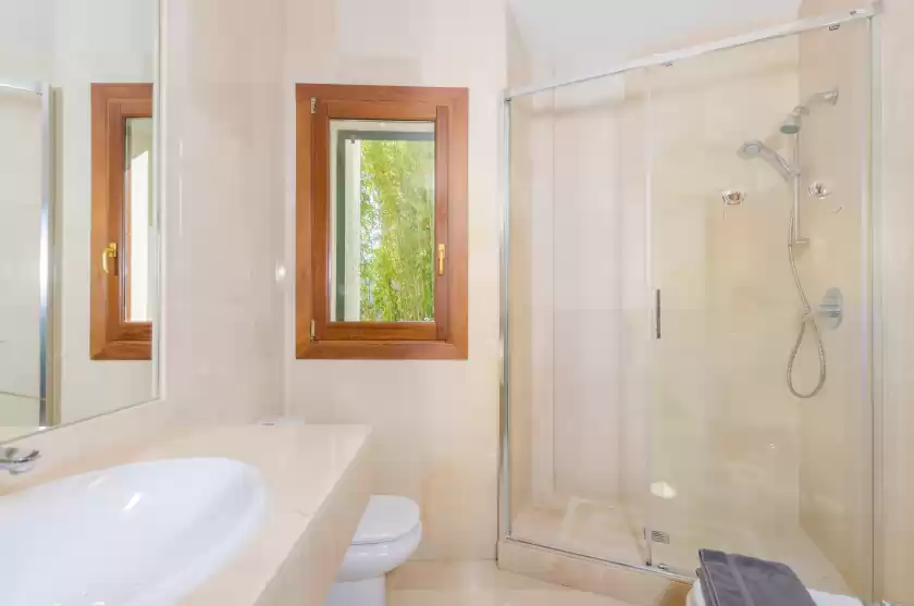 Holiday rentals in Villa arabella, sa Vileta