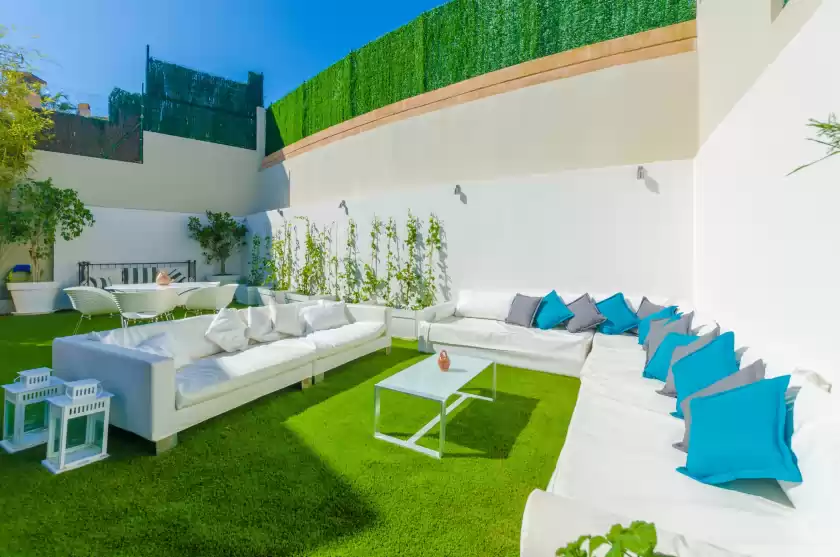 Holiday rentals in Villa arabella, sa Vileta