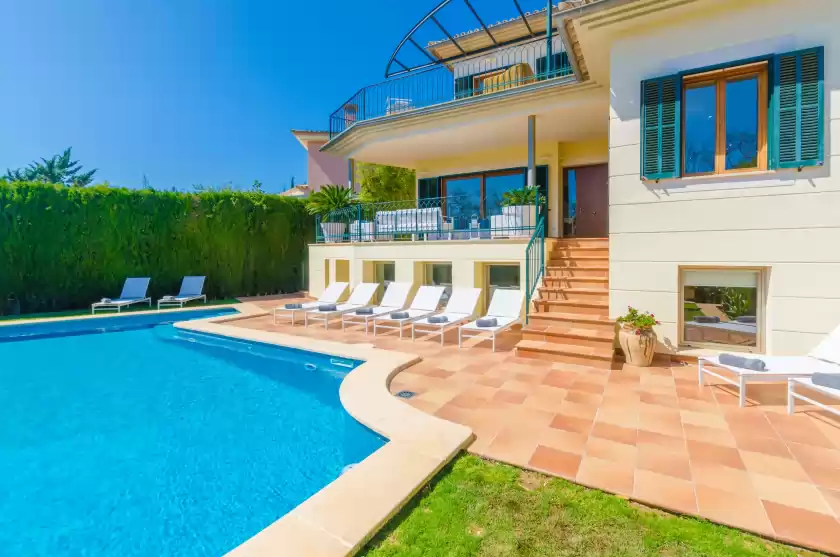 Holiday rentals in Villa arabella, sa Vileta