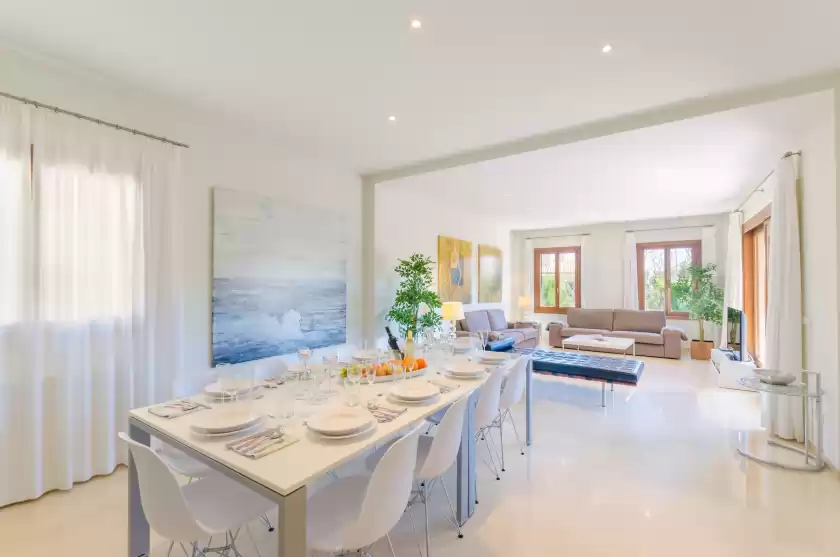 Holiday rentals in Villa arabella, sa Vileta