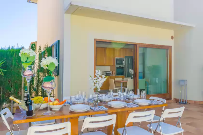 Holiday rentals in Villa arabella, sa Vileta