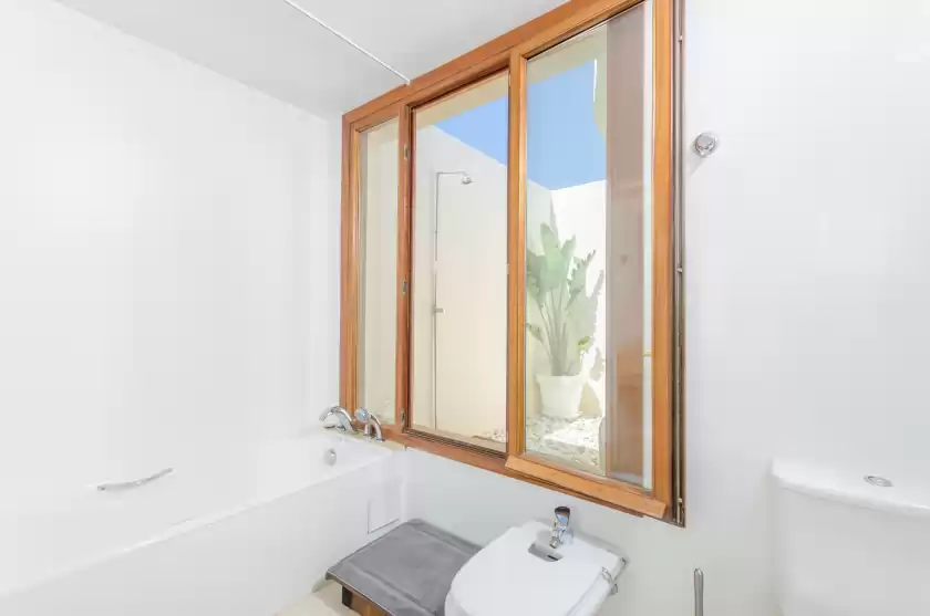 Holiday rentals in Villa arabella, sa Vileta