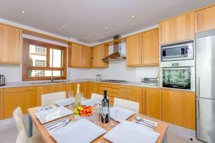 Holiday rentals in Villa arabella, sa Vileta