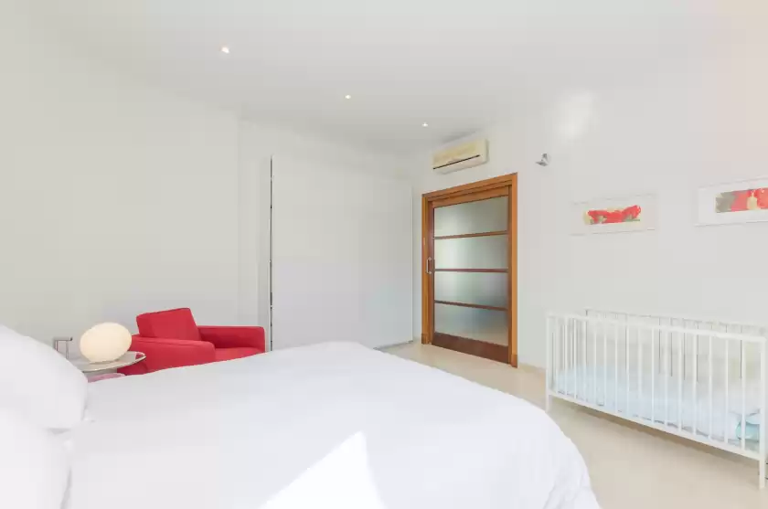 Holiday rentals in Villa arabella, sa Vileta