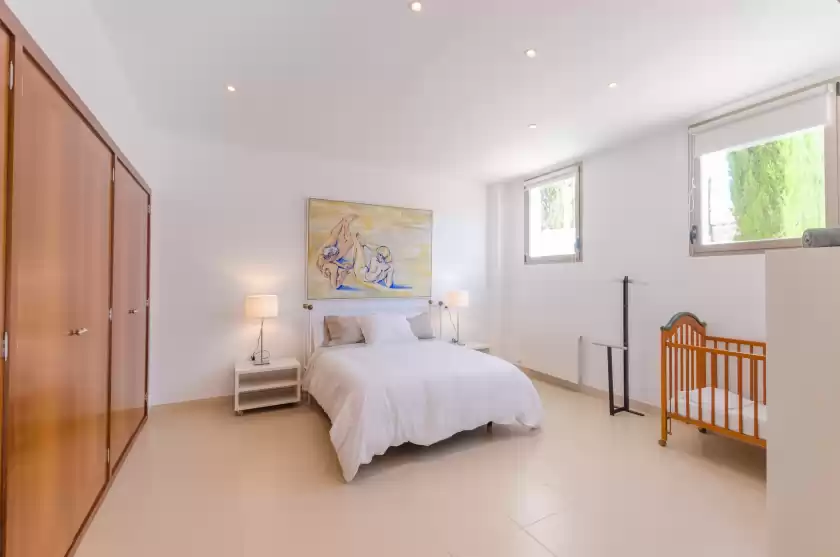 Holiday rentals in Villa arabella, sa Vileta