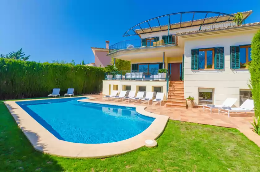 Holiday rentals in Villa arabella, sa Vileta