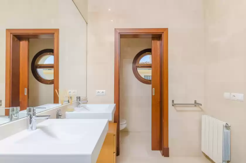 Holiday rentals in Villa arabella, sa Vileta
