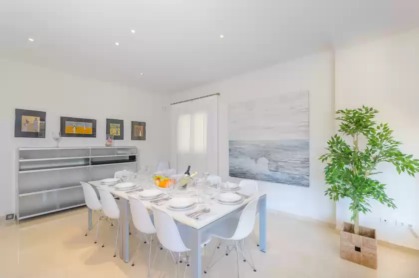Holiday rentals in Villa arabella, sa Vileta