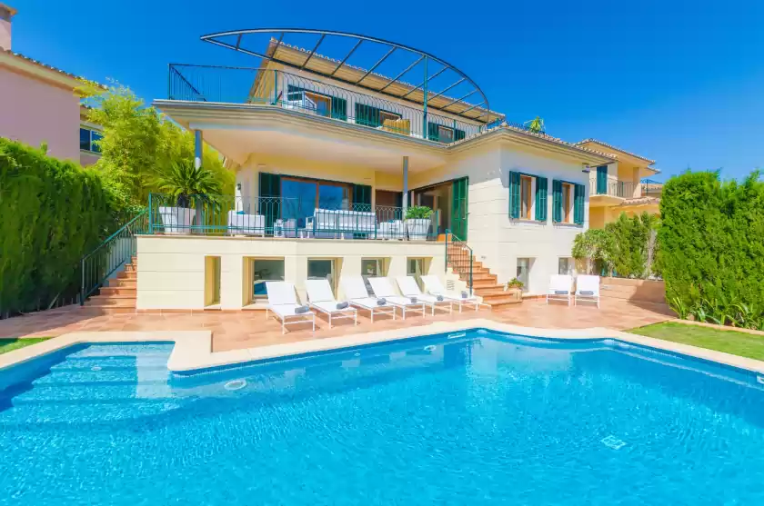 Holiday rentals in Villa arabella
