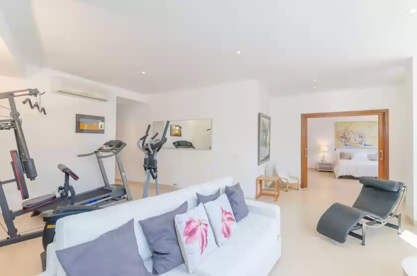 Holiday rentals in Villa arabella, sa Vileta