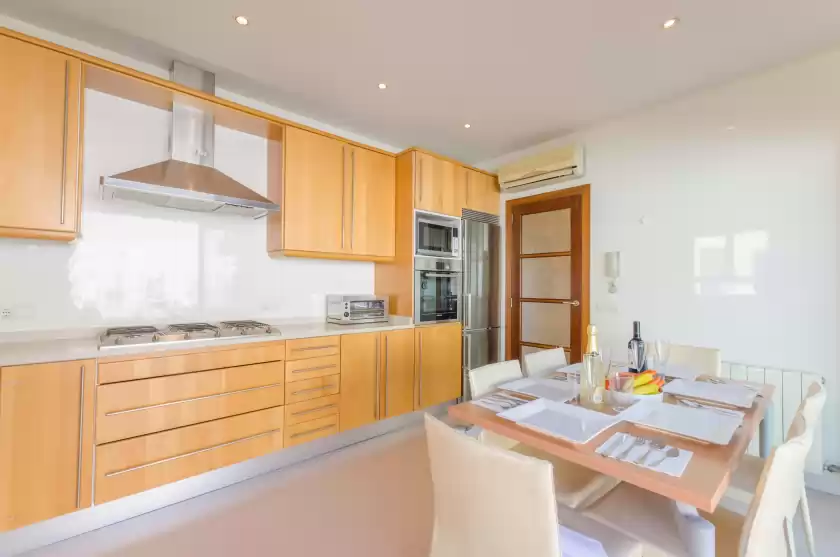 Holiday rentals in Villa arabella, sa Vileta